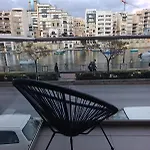 Bayview Apartment *
