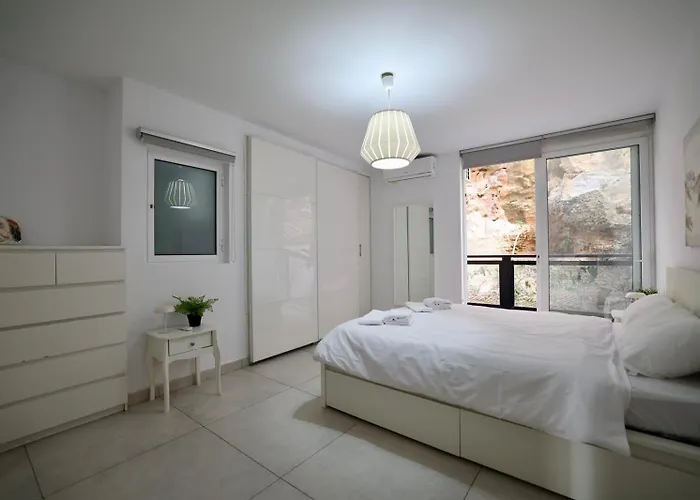 Bayview * Saint Julian's