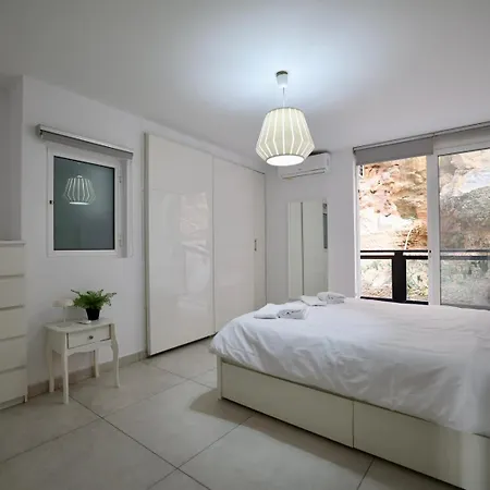 Bayview * St. Julian's